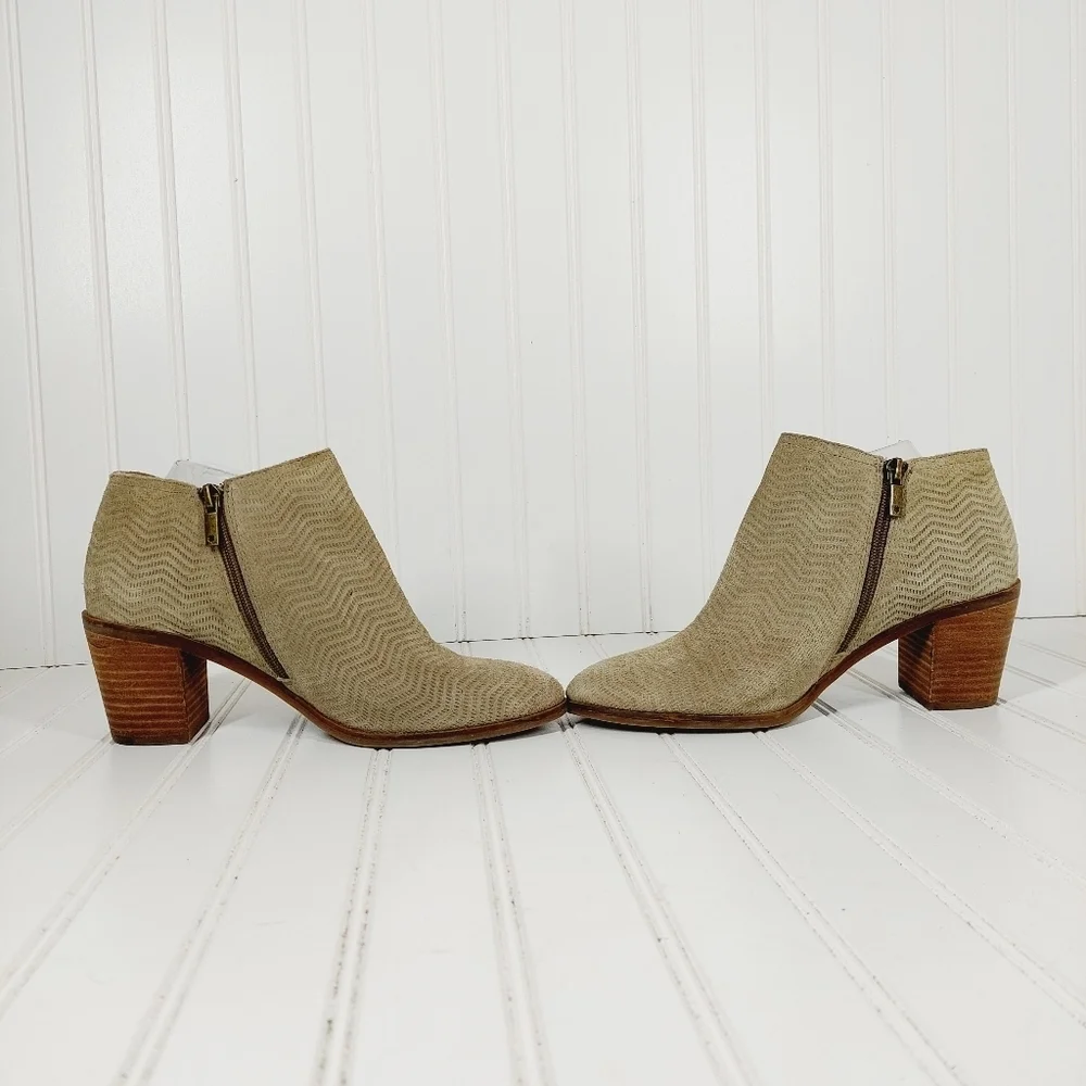 Lucky Brand Pickla Suede Leather Cut Out Booties B384